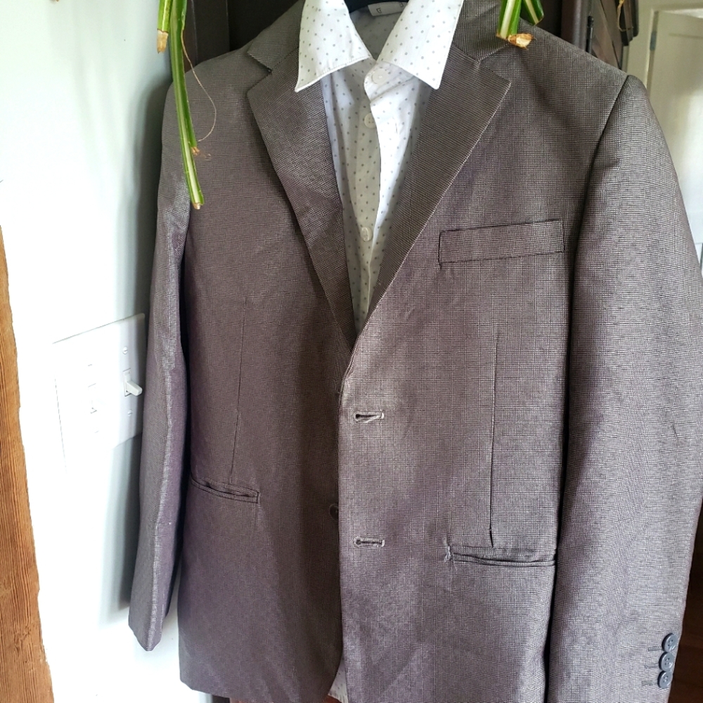 Andrew Fezza, 3pc Suit, Size 10R, Grey